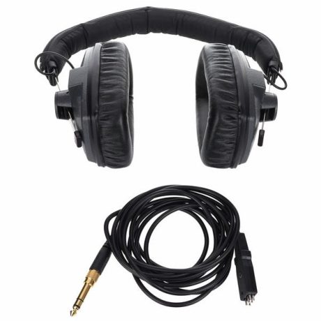 Beyerdynamic-dt-150-250-ohm-headphones-black-face-2